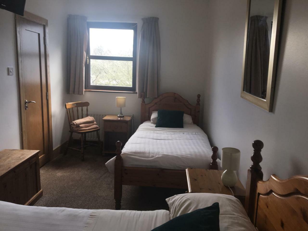 Dalys Accommodation Kilkenny Bagian luar foto