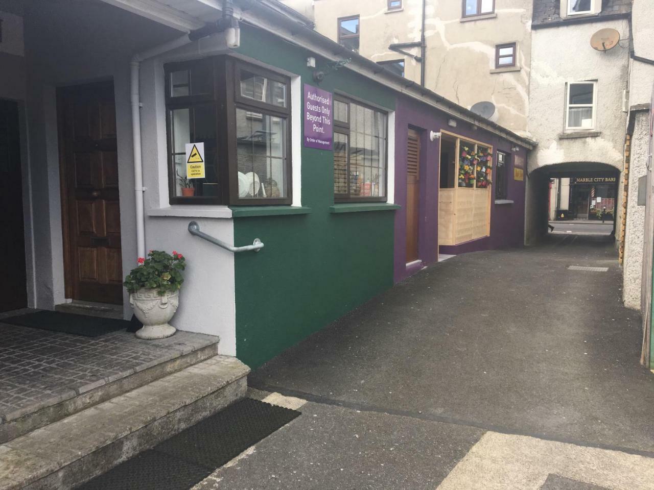 Dalys Accommodation Kilkenny Bagian luar foto